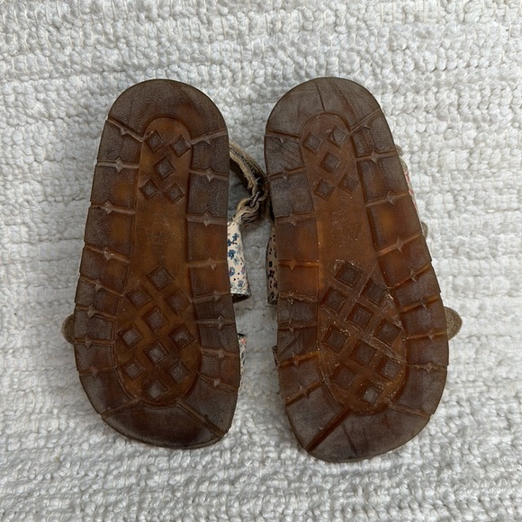 Zara sandals - Picture 4 of 4